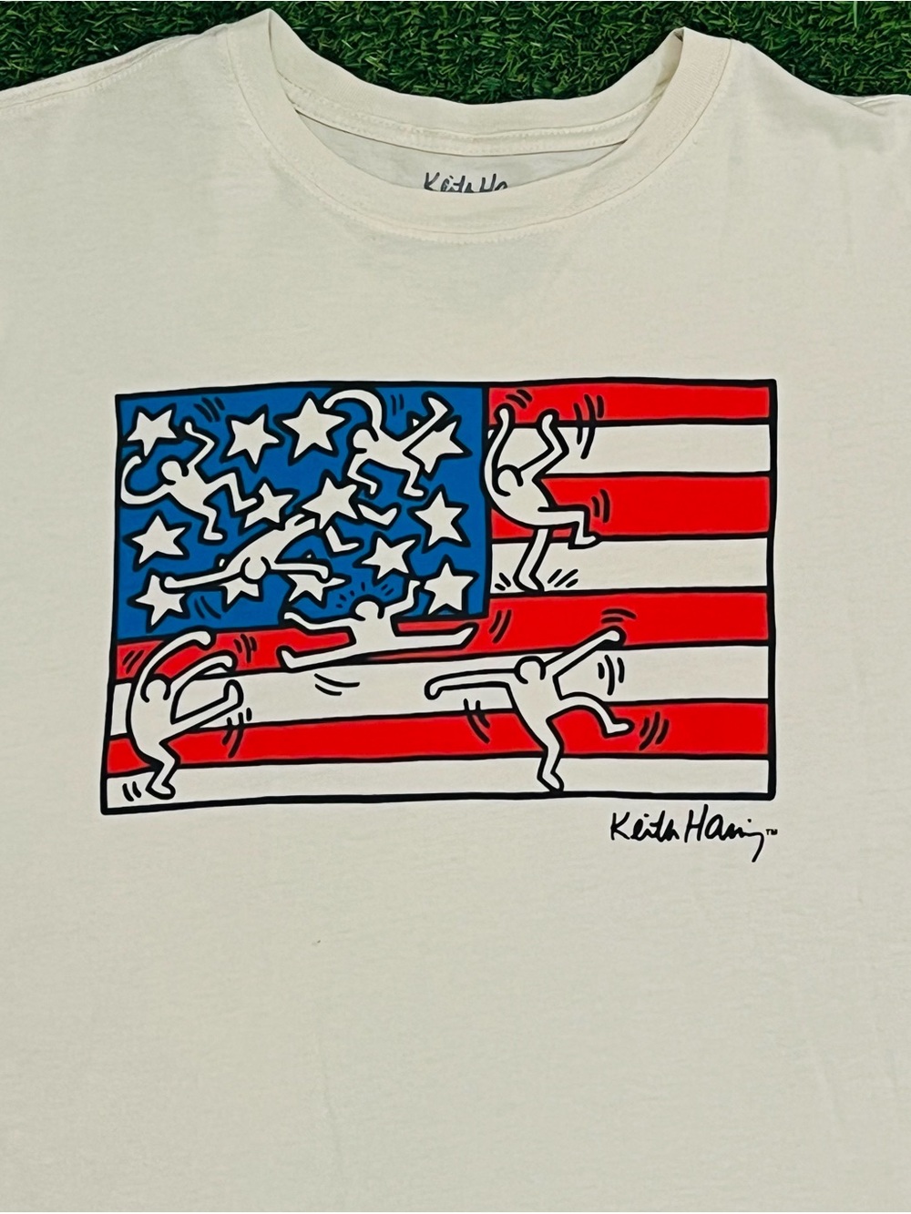 Keith Haring American Flag Cream Pop Art Streetwear T-Shirt Size M 💎 - Picture 2 of 5